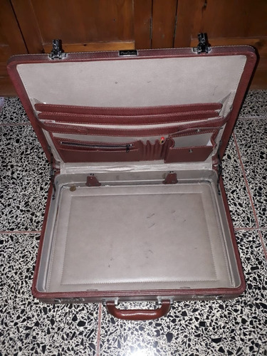 Attached . Portafolio Simil Cuero Pierre Cardin . Usado