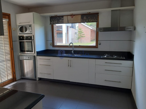 Punta Del Este, Zona Lugano- Ref: 1021