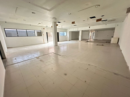 Oficinas Y Bodega En Renta