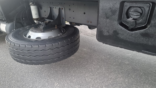 Iveco Tector Modelo 240 E 28 Cabina Lei Baú Ano 2015 Com Ar