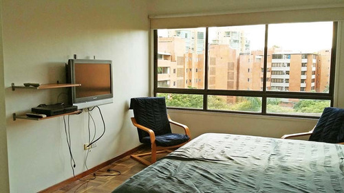 Imagen 11 de 14 de Alquilo Cómodo Apartamento En Campo Alegre, 220 M2 0414-2556480
