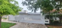 Comprar Casa De Tres Ambientes. Completamente Reciclada Por Sus Dueños.