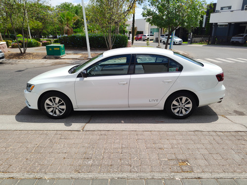 Volkswagen Jetta 2.0 Live At