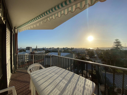 Venta De Apartamento 3 Dormitorios. Península