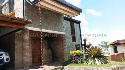 Bellisima Propiedad, Casa Estilo Colonial En Venta Ubicada En Oripoto 24-27451