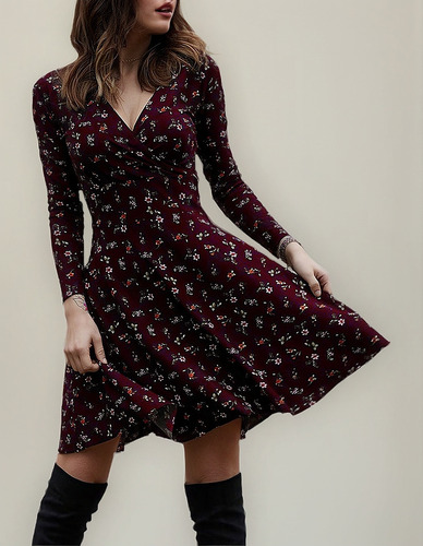 Mini Vestido Estampado Floral Con Cuello En V Profundo Y Dob