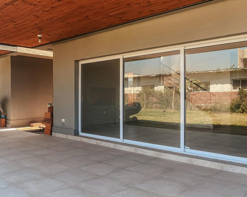 Duplex De Tres Dormitorios En Yerba Buena