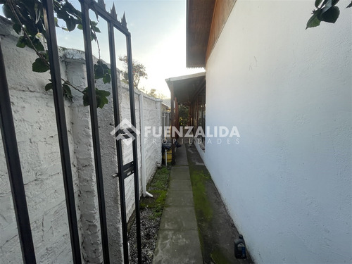 Casa En Venta De 3 Dorm. En Quinta Normal
