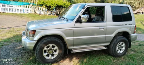 Montero Mitsubishi 3000 Modelo 2005. 3 Puertas Color Gris
