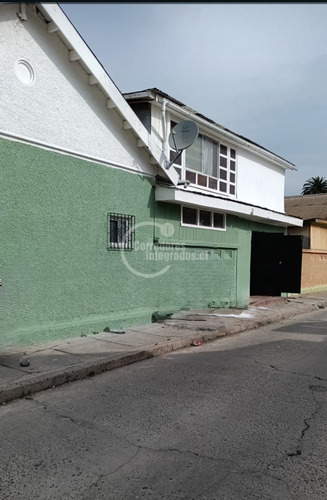 De 2 Pisos, 4 Dormitorios En Población Ccu Limache