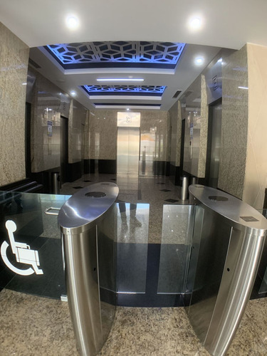 Oficina En Renta En Lomas Altas Torre Quadrata (m2o2439)