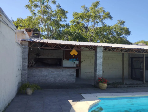Alquiler Anual, Casa De 3 Dormitorios Con Piscina, Pinares Atlántida