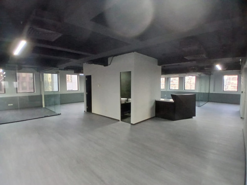 Excelentes Oficinas Panta Libre De 359 M2 Recién Remodelada