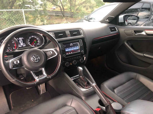 Imagen 14 de 15 de Volkswagen Jetta 2017 4p Gli L4/2.0/t Aut