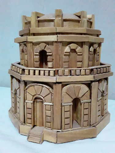 Maquete Detalhada Em Madeira Templo Visigodo (Usado)