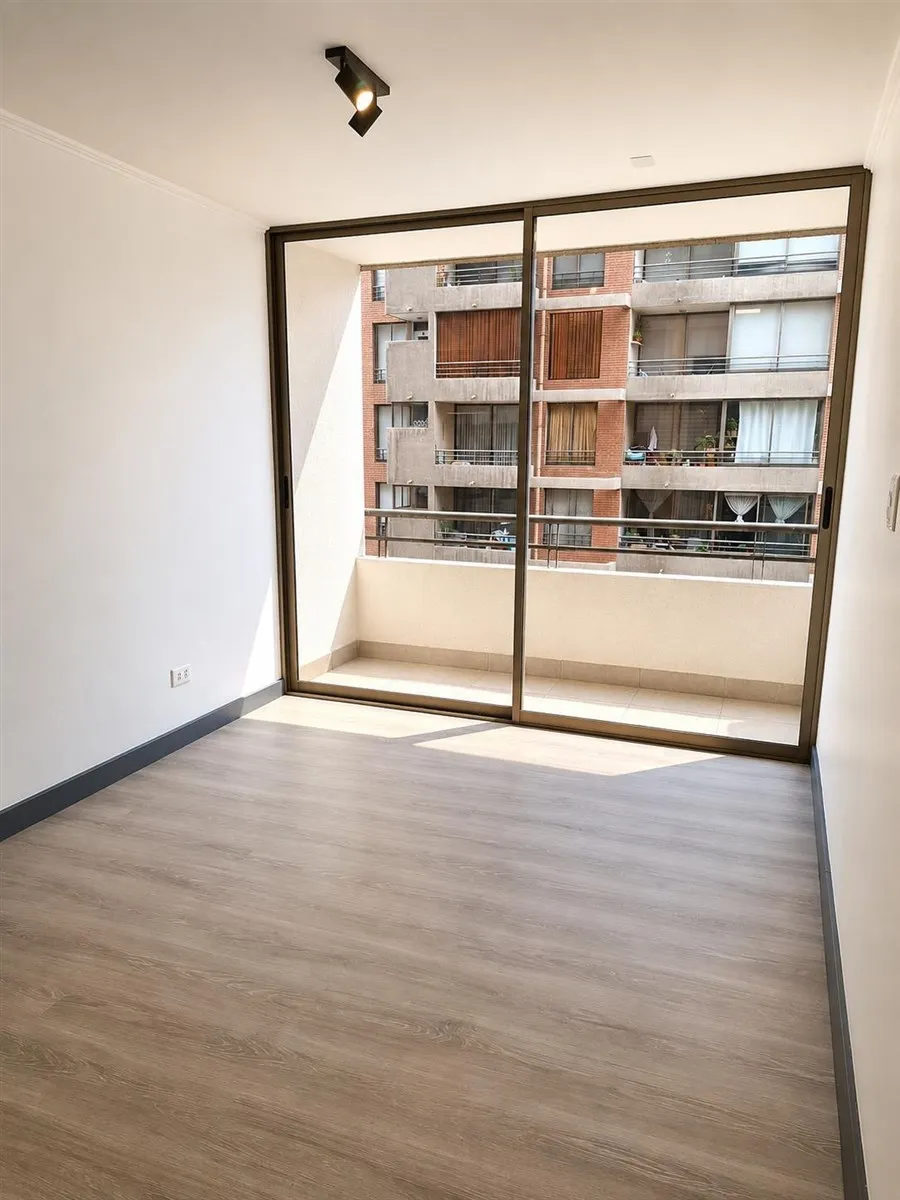 Imagen 2 de 20 de Departamento En Arriendo De 2 Dorm. 1 Baño En El Golf