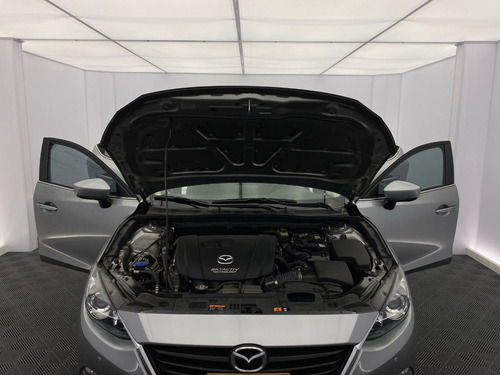 Mazda 3 2.0 Touring