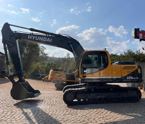 Escavadeira Hiunday Lc220 - 2018( 3unid.cada 375.000.00
