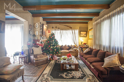 Casa En Tranquilo Barrio De Ñuñoa 6dorm 4bañ Y 2estc