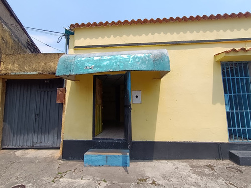 Local En Barrio Obrero Sector San Carlos En Alquiler