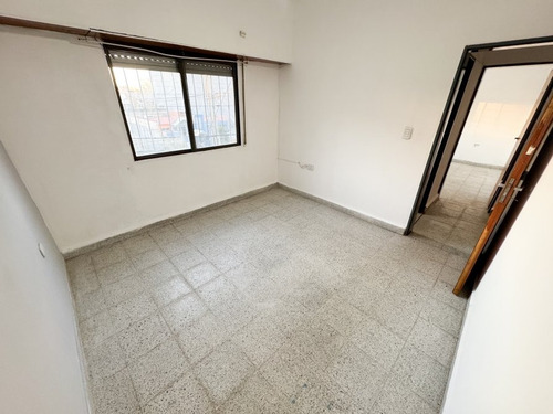 Ph 3 Ambientes Al Frente Con Patio