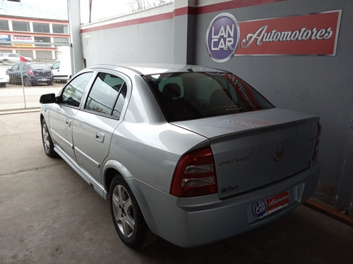 Imagen 4 de 13 de Chevrolet Astra 2.0 Gl 2009
