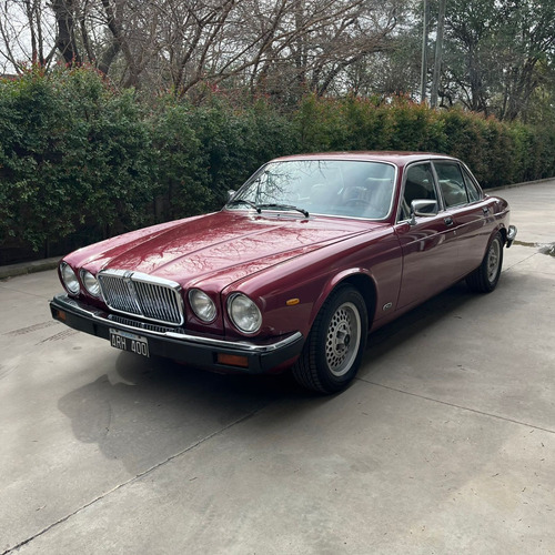 Jaguar Xj6