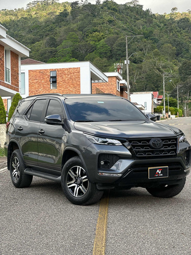 Toyota Fortuner 2.4 Diesel