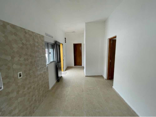 Imagen 2 de 10 de Casa Con Amplio Fondo