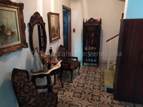 Comercial En Venta En Santa Monica #24-18100 Yosmil Carrero