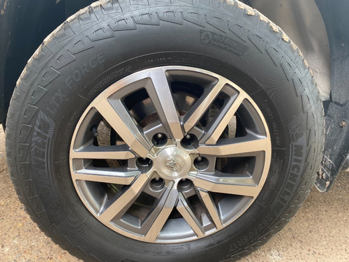 Toyota Hilux 2.5 4x4