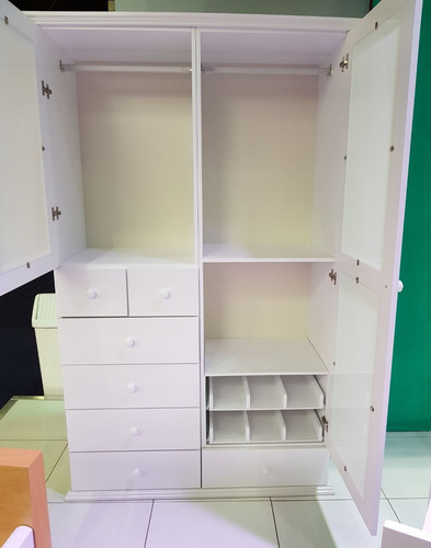 Imagen 4 de 10 de Ropero En Laca Doble Puerta, Con Acrílico