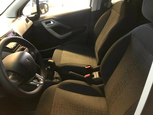 Peugeot 208 Active 1.6 Lv Okm