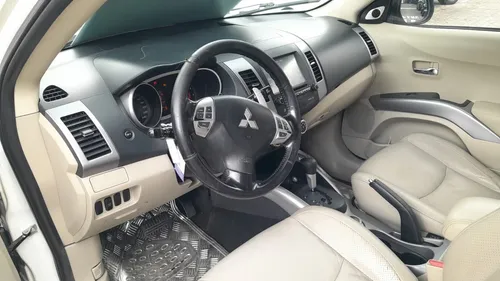Mitsubishi Outlander 3.0 4X4 At