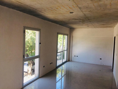 Imagen 3 de 6 de Departamento De 3 Ambientes C/ Balcon En Venta - Moron Norte