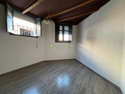 Oficina Sosa - Hervidero Y Gral Farias Proximo A Agraciada Gran Metraje 142mts2 Muy Buen Estado Financia