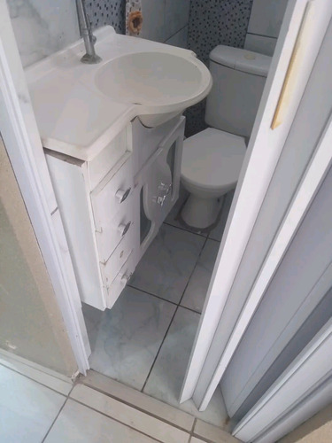 Casa Com De Cinco Cômodos A Venda