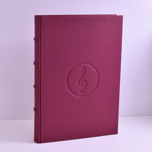 Cuaderno Artesanal 300 Pág Lomo Curvo Bajorrelieve Magenta