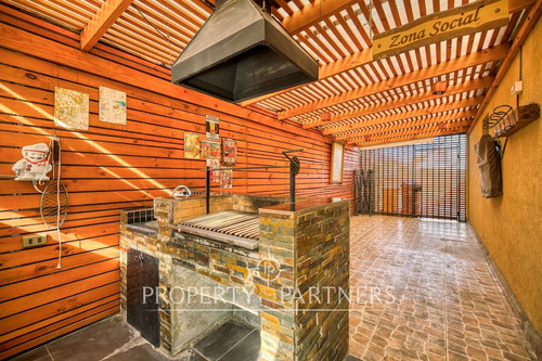 Casa Impecable Cercana A Colegio Huinganal Y Mayfl...