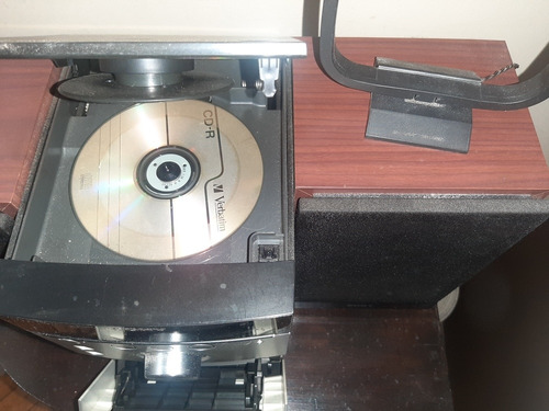 Imagen 5 de 8 de Minicomponente Equipo Musica Parlantes Cd Casette Mp3 Sony