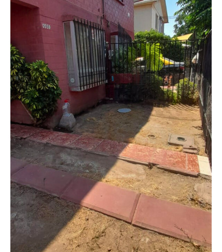 Amplia Casa De Dos Pisos 3d 1b Patio En Los Suspiros
