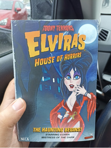 Neca Elvira's House Of Horrors Toony Terror Exclusiva