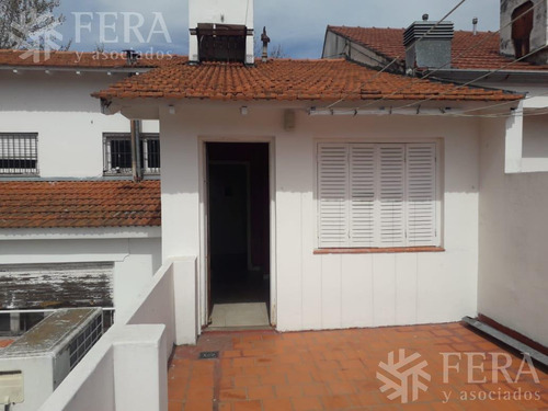 Venta De Casa 5 Ambientes Con Cochera Cubierta Y Patio En Don Bosco (26796)