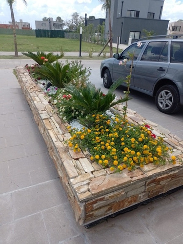 Imagen 2 de 5 de Paisajismo Diseño De Jardines Colocacion De Césped. Cercos
