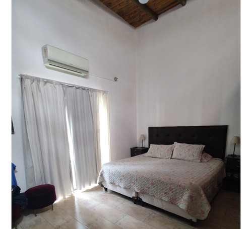 Chacras De Coria, Hermosa Y Cálida Casa En Barrio Las Catalpas.