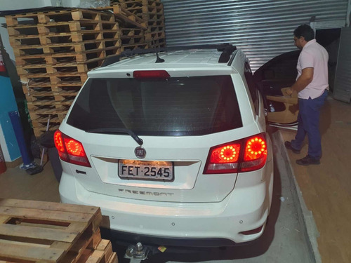 Fiat Freemont 2012 2.4 Emotion 5p