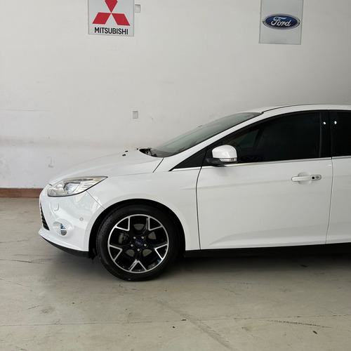 Ford Focus 2.0 TITANIUM PLUS SEDAN 16V FLEX 4P POWERSHIFT