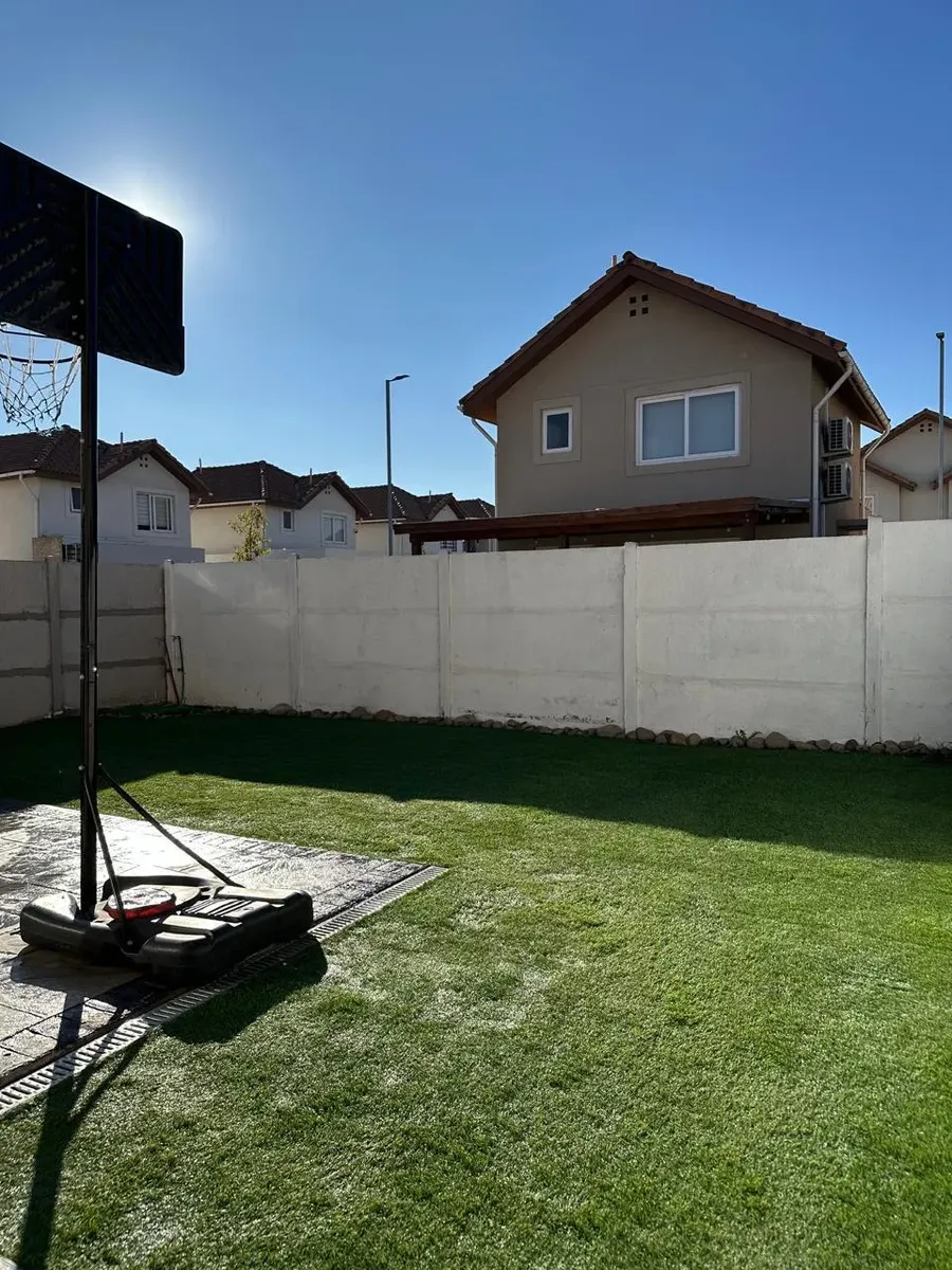 Imagen 2 de 19 de Arriendo Amplia Casa 3d/3 B/ Patio En Valle Grande