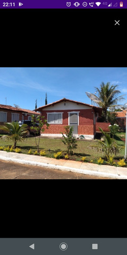 Imagem 1 de 11 de Chalé Com Dois Quartos Em Caldas Novas - Go