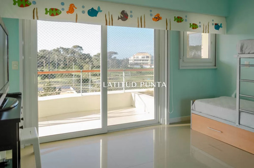 Veramansa, Apartamento De 3 Dormitorios Más Dependencia